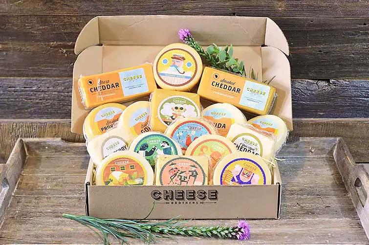 The boxes by Cheese Brothers really are something else! On the image: their Ultimate Cheese Box.