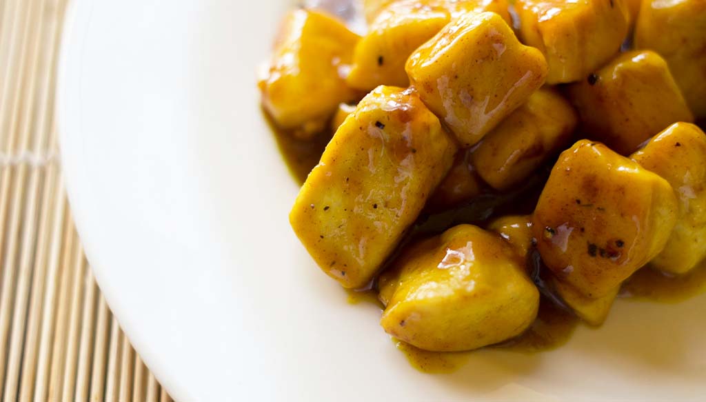 Mustard sauce can be used in variety of different recipes. On the photo - chicken with honey, mustard and turmeric.