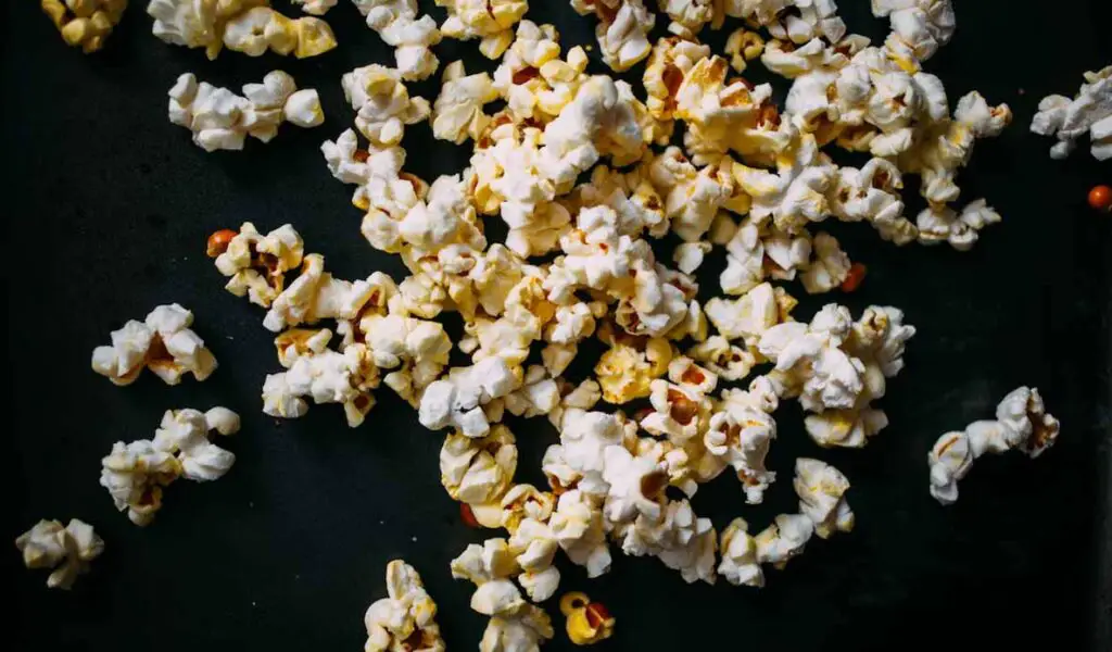 Here are some issues you might come across when making popcorn using your electric stove.